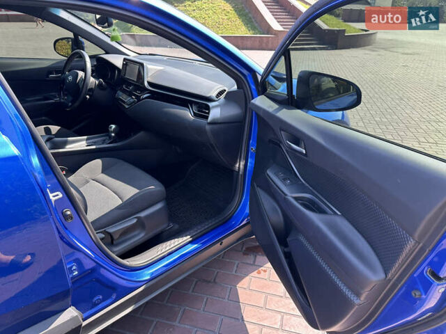 Синий Тойота C-HR, объемом двигателя 2 л и пробегом 41 тыс. км за 16700 $, фото 35 на Automoto.ua