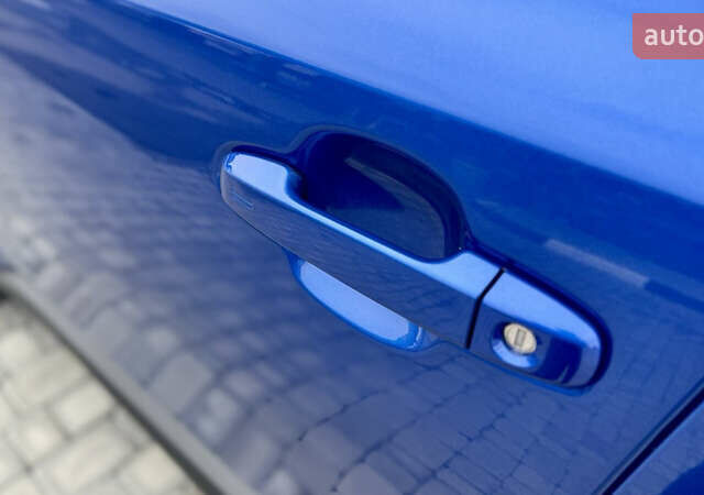 Синий Тойота C-HR, объемом двигателя 1.2 л и пробегом 105 тыс. км за 17500 $, фото 13 на Automoto.ua