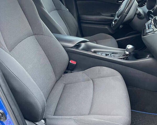 Синий Тойота C-HR, объемом двигателя 1.99 л и пробегом 126 тыс. км за 16999 $, фото 10 на Automoto.ua