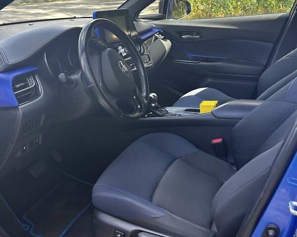 Синий Тойота C-HR, объемом двигателя 1.2 л и пробегом 99 тыс. км за 18500 $, фото 7 на Automoto.ua