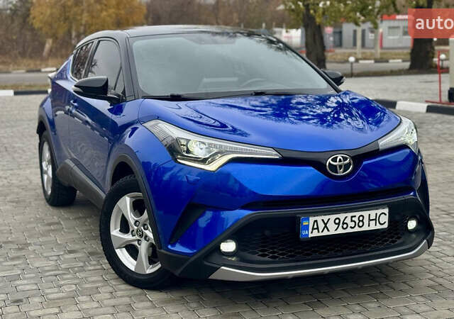 Синий Тойота C-HR, объемом двигателя 1.2 л и пробегом 105 тыс. км за 17500 $, фото 9 на Automoto.ua