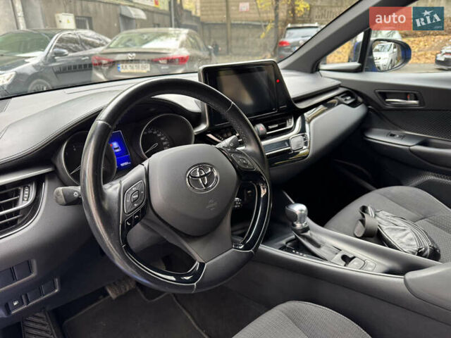 Синій Тойота C-HR, об'ємом двигуна 1.99 л та пробігом 108 тис. км за 18489 $, фото 23 на Automoto.ua