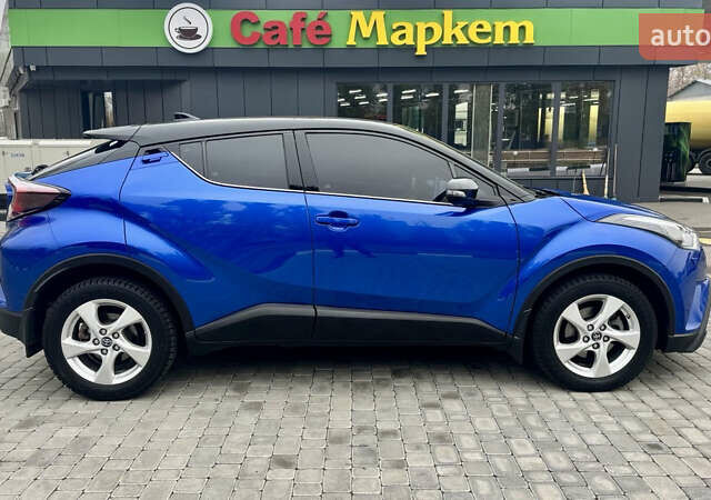 Синий Тойота C-HR, объемом двигателя 1.2 л и пробегом 105 тыс. км за 17500 $, фото 2 на Automoto.ua