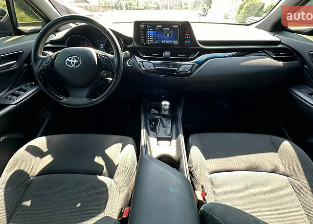 Синий Тойота C-HR, объемом двигателя 2 л и пробегом 41 тыс. км за 16700 $, фото 40 на Automoto.ua