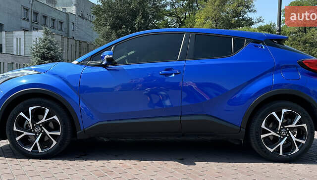Синий Тойота C-HR, объемом двигателя 2 л и пробегом 41 тыс. км за 16700 $, фото 18 на Automoto.ua