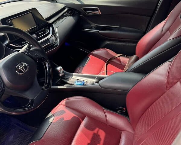 Синий Тойота C-HR, объемом двигателя 2 л и пробегом 69 тыс. км за 17900 $, фото 8 на Automoto.ua