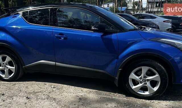 Синий Тойота C-HR, объемом двигателя 1.2 л и пробегом 99 тыс. км за 18500 $, фото 1 на Automoto.ua