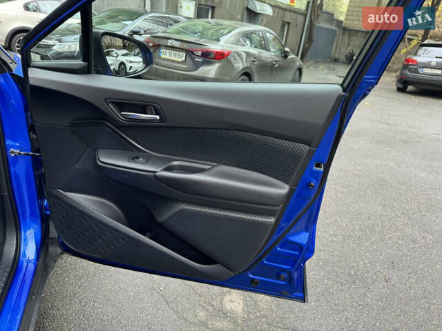 Синій Тойота C-HR, об'ємом двигуна 1.99 л та пробігом 108 тис. км за 18489 $, фото 35 на Automoto.ua