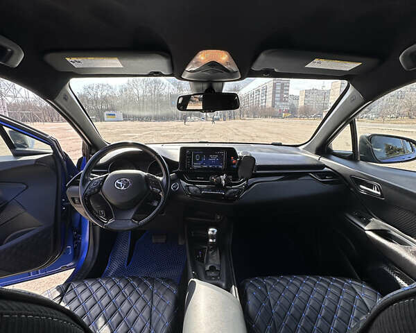 Синий Тойота C-HR, объемом двигателя 1.99 л и пробегом 90 тыс. км за 17500 $, фото 6 на Automoto.ua