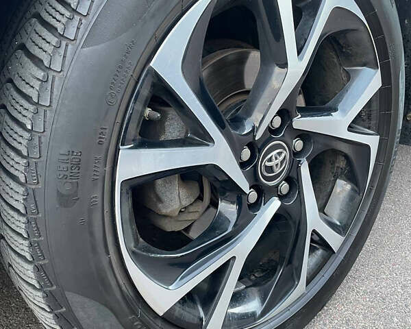 Синий Тойота C-HR, объемом двигателя 1.99 л и пробегом 126 тыс. км за 16999 $, фото 20 на Automoto.ua