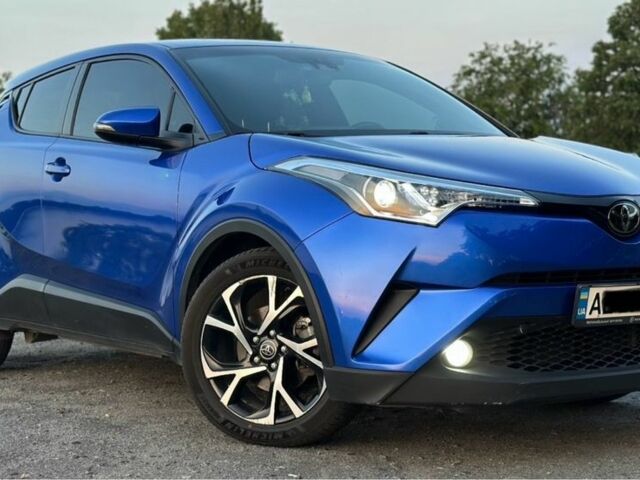 Синий Тойота C-HR, объемом двигателя 2 л и пробегом 41 тыс. км за 16999 $, фото 1 на Automoto.ua