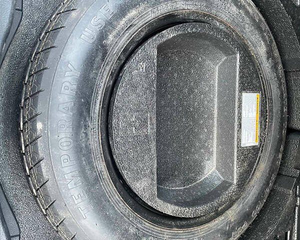 Синий Тойота C-HR, объемом двигателя 1.99 л и пробегом 126 тыс. км за 16999 $, фото 18 на Automoto.ua