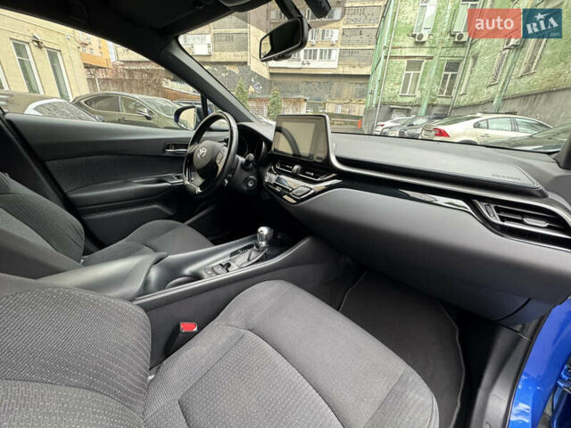 Синій Тойота C-HR, об'ємом двигуна 1.99 л та пробігом 108 тис. км за 18489 $, фото 34 на Automoto.ua