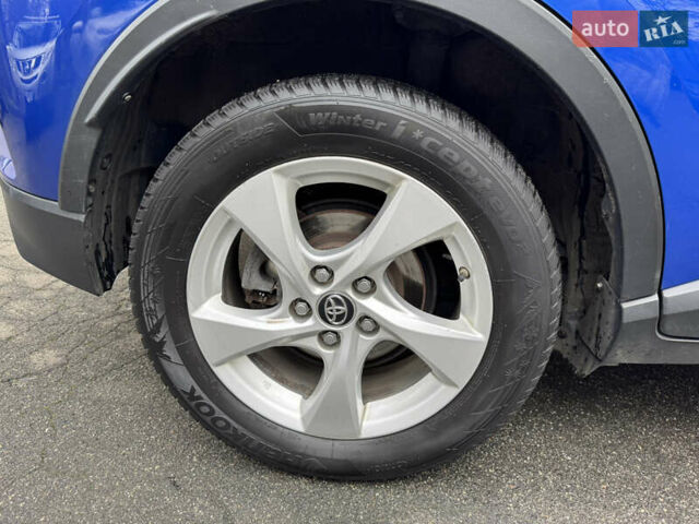 Синій Тойота C-HR, об'ємом двигуна 1.99 л та пробігом 108 тис. км за 18489 $, фото 14 на Automoto.ua