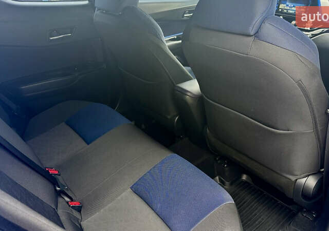 Синий Тойота C-HR, объемом двигателя 1.2 л и пробегом 105 тыс. км за 17500 $, фото 17 на Automoto.ua