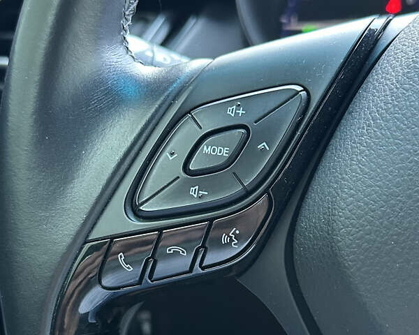 Синий Тойота C-HR, объемом двигателя 2 л и пробегом 41 тыс. км за 16700 $, фото 47 на Automoto.ua