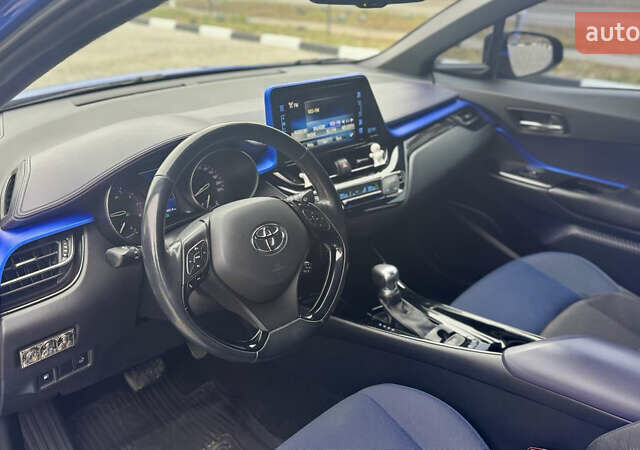 Синий Тойота C-HR, объемом двигателя 1.2 л и пробегом 105 тыс. км за 17500 $, фото 14 на Automoto.ua