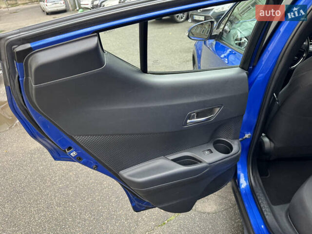 Синій Тойота C-HR, об'ємом двигуна 1.99 л та пробігом 108 тис. км за 18489 $, фото 20 на Automoto.ua