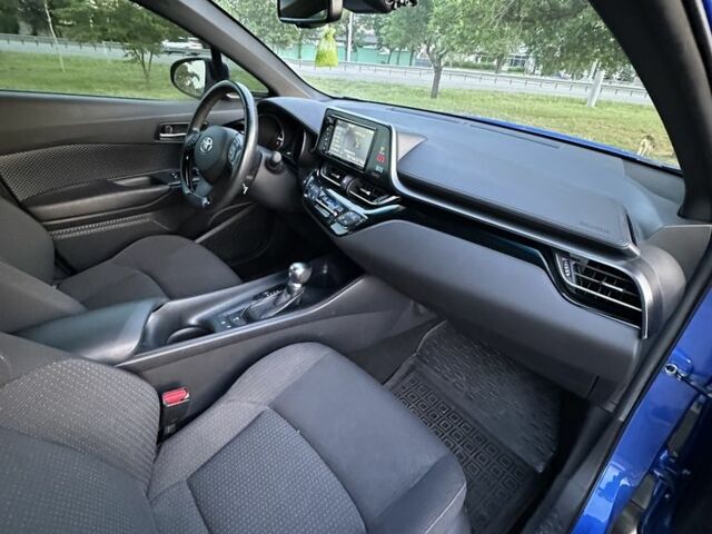 Синий Тойота C-HR, объемом двигателя 2 л и пробегом 41 тыс. км за 16999 $, фото 10 на Automoto.ua