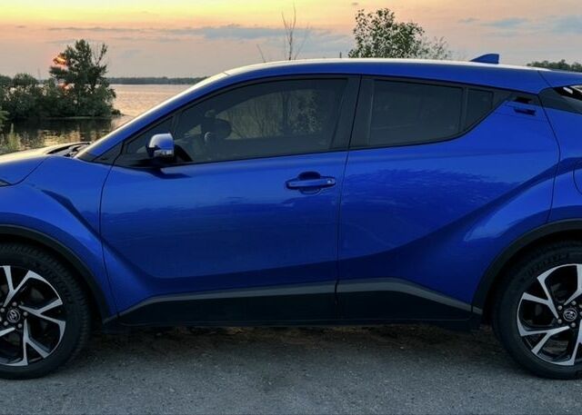Синий Тойота C-HR, объемом двигателя 2 л и пробегом 41 тыс. км за 16999 $, фото 5 на Automoto.ua