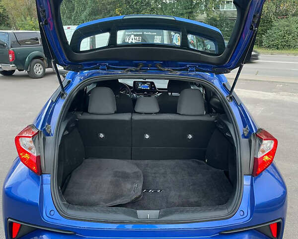 Синий Тойота C-HR, объемом двигателя 1.99 л и пробегом 126 тыс. км за 16999 $, фото 17 на Automoto.ua