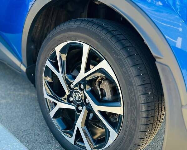 Синий Тойота C-HR, объемом двигателя 1.99 л и пробегом 59 тыс. км за 16700 $, фото 10 на Automoto.ua
