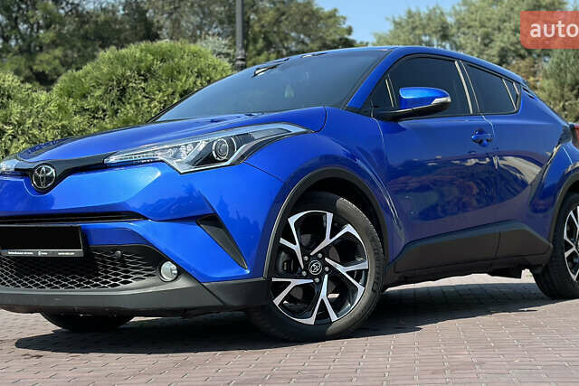 Синий Тойота C-HR, объемом двигателя 2 л и пробегом 41 тыс. км за 16700 $, фото 1 на Automoto.ua