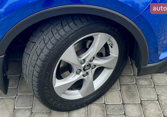 Синий Тойота C-HR, объемом двигателя 1.2 л и пробегом 105 тыс. км за 17500 $, фото 12 на Automoto.ua