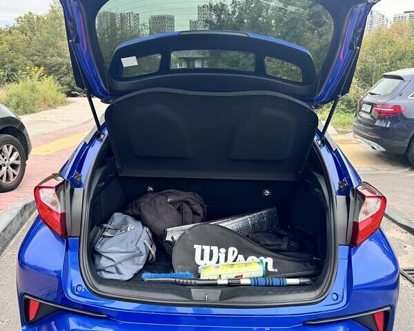 Синий Тойота C-HR, объемом двигателя 1.2 л и пробегом 58 тыс. км за 18700 $, фото 4 на Automoto.ua