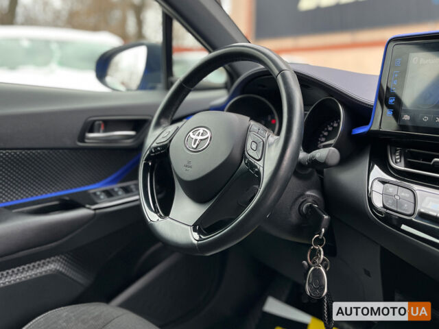Тойота C-HR 2018 в Коломые на Automoto.ua Синий Тойота C-HR, объемом двигателя 2 л и пробегом 52 тыс. км за 18300 $, фото 26 на Automoto.ua