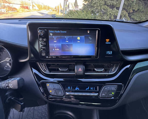 Синий Тойота C-HR, объемом двигателя 1.99 л и пробегом 32 тыс. км за 18900 $, фото 24 на Automoto.ua