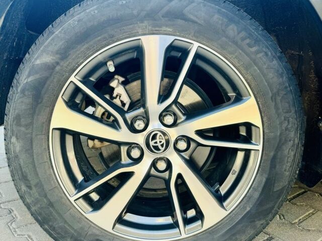 Синий Тойота C-HR, объемом двигателя 2 л и пробегом 102 тыс. км за 17500 $, фото 13 на Automoto.ua