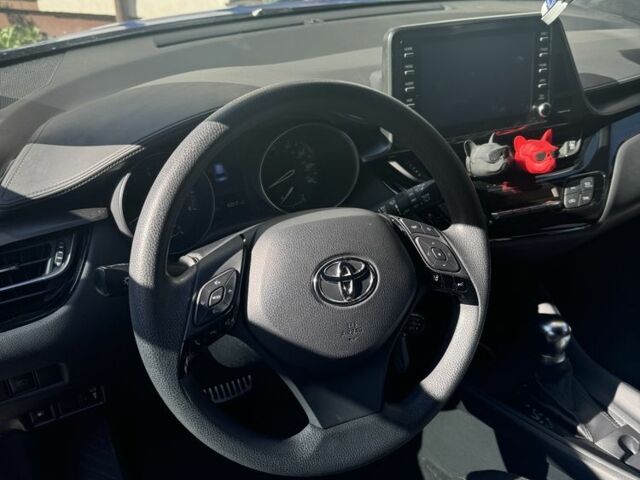 Синий Тойота C-HR, объемом двигателя 2 л и пробегом 102 тыс. км за 17500 $, фото 10 на Automoto.ua