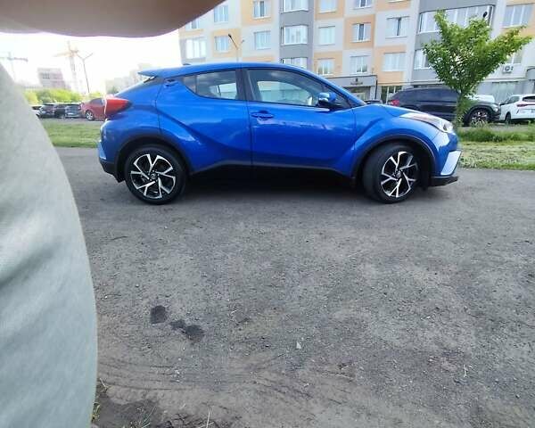 Синий Тойота C-HR, объемом двигателя 1.8 л и пробегом 150 тыс. км за 16600 $, фото 7 на Automoto.ua