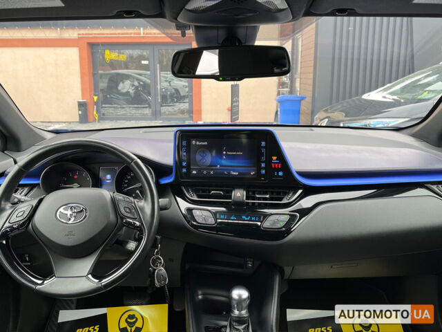 Тойота C-HR 2018 в Коломые на Automoto.ua Синий Тойота C-HR, объемом двигателя 2 л и пробегом 52 тыс. км за 18300 $, фото 21 на Automoto.ua