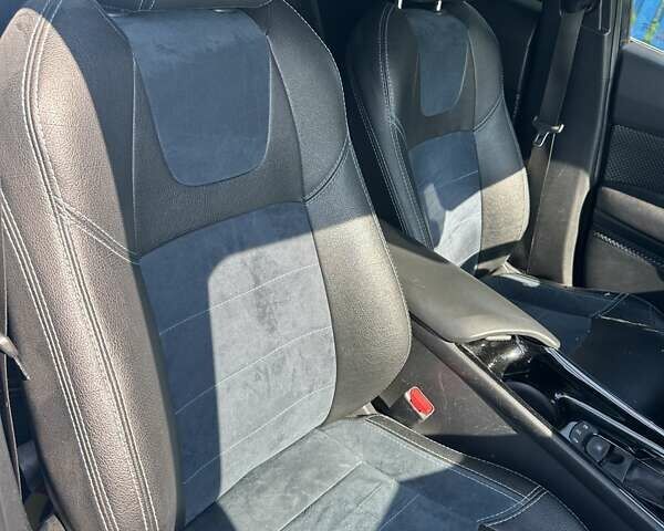 Синий Тойота C-HR, объемом двигателя 1.8 л и пробегом 250 тыс. км за 21000 $, фото 6 на Automoto.ua