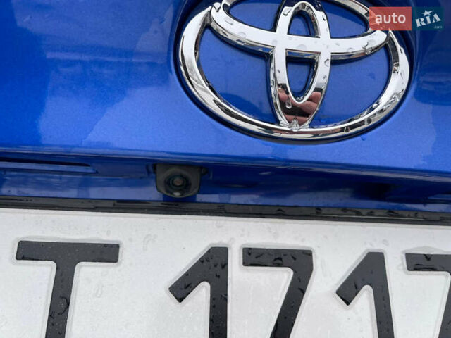 Тойота C-HR 2018 у Коломые на Automoto.ua Синій Тойота C-HR, об'ємом двигуна 1.99 л та пробігом 56 тис. км за 16300 $, фото 22 на Automoto.ua