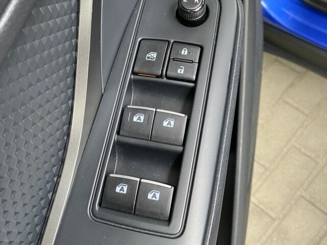 Синий Тойота C-HR, объемом двигателя 2 л и пробегом 32 тыс. км за 18300 $, фото 20 на Automoto.ua