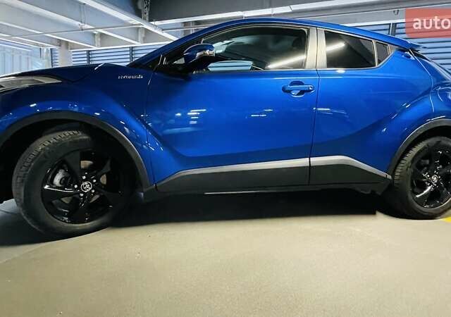 Синий Тойота C-HR, объемом двигателя 1.8 л и пробегом 79 тыс. км за 22600 $, фото 72 на Automoto.ua
