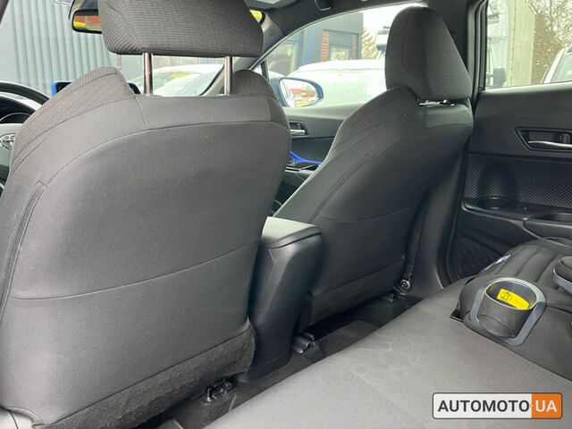 Тойота C-HR 2018 в Коломые на Automoto.ua Синий Тойота C-HR, объемом двигателя 2 л и пробегом 52 тыс. км за 18300 $, фото 19 на Automoto.ua