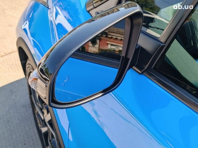 Синий Тойота C-HR, объемом двигателя 2 л и пробегом 80 тыс. км за 17790 $, фото 18 на Automoto.ua