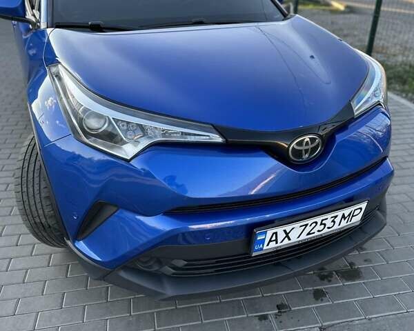 Синий Тойота C-HR, объемом двигателя 1.99 л и пробегом 101 тыс. км за 18600 $, фото 2 на Automoto.ua