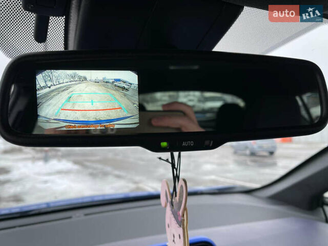 Тойота C-HR 2018 у Коломые на Automoto.ua Синій Тойота C-HR, об'ємом двигуна 1.99 л та пробігом 56 тис. км за 16300 $, фото 5 на Automoto.ua