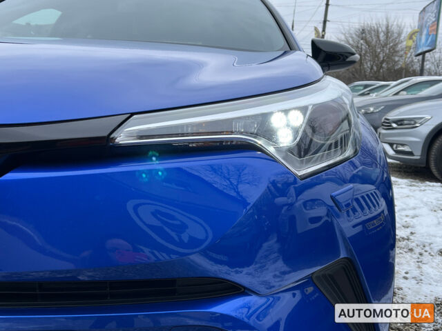Тойота C-HR 2018 в Коломые на Automoto.ua Синий Тойота C-HR, объемом двигателя 2 л и пробегом 52 тыс. км за 18300 $, фото 6 на Automoto.ua