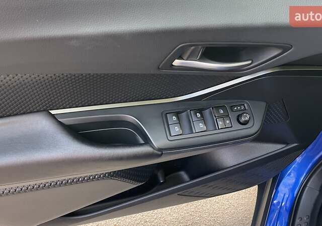 Синий Тойота C-HR, объемом двигателя 1.8 л и пробегом 79 тыс. км за 22600 $, фото 59 на Automoto.ua