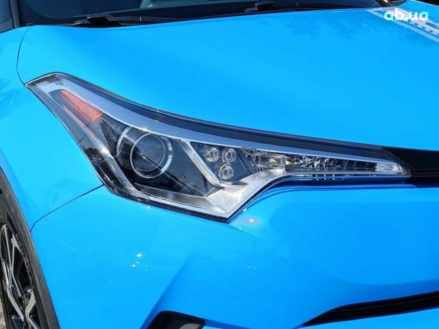 Синий Тойота C-HR, объемом двигателя 2 л и пробегом 80 тыс. км за 17790 $, фото 3 на Automoto.ua