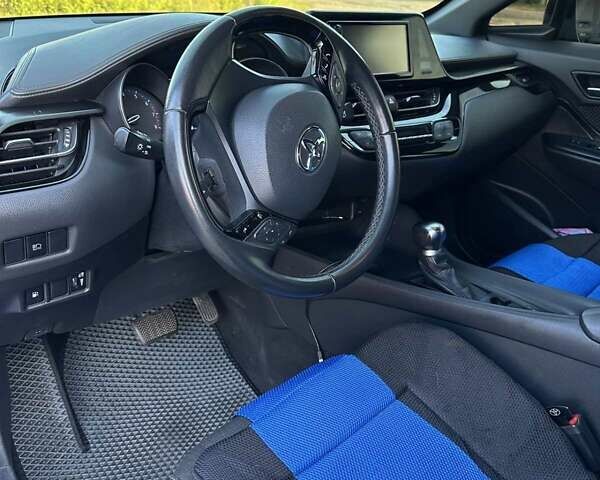 Синий Тойота C-HR, объемом двигателя 1.99 л и пробегом 101 тыс. км за 18600 $, фото 7 на Automoto.ua