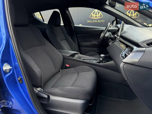 Синій Тойота C-HR, об'ємом двигуна 1.99 л та пробігом 122 тис. км за 17313 $, фото 10 на Automoto.ua