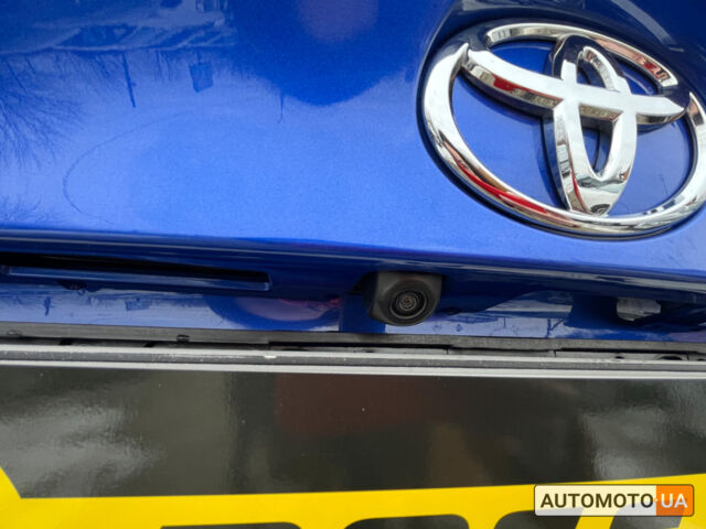 Тойота C-HR 2018 в Коломые на Automoto.ua Синий Тойота C-HR, объемом двигателя 2 л и пробегом 52 тыс. км за 18300 $, фото 8 на Automoto.ua