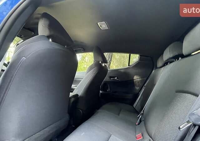 Синий Тойота C-HR, объемом двигателя 1.8 л и пробегом 79 тыс. км за 22600 $, фото 64 на Automoto.ua